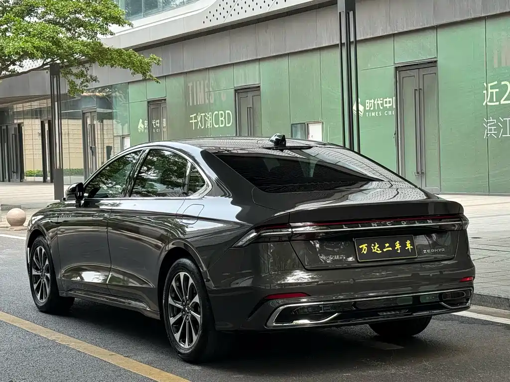 Lincoln Z 2022 i