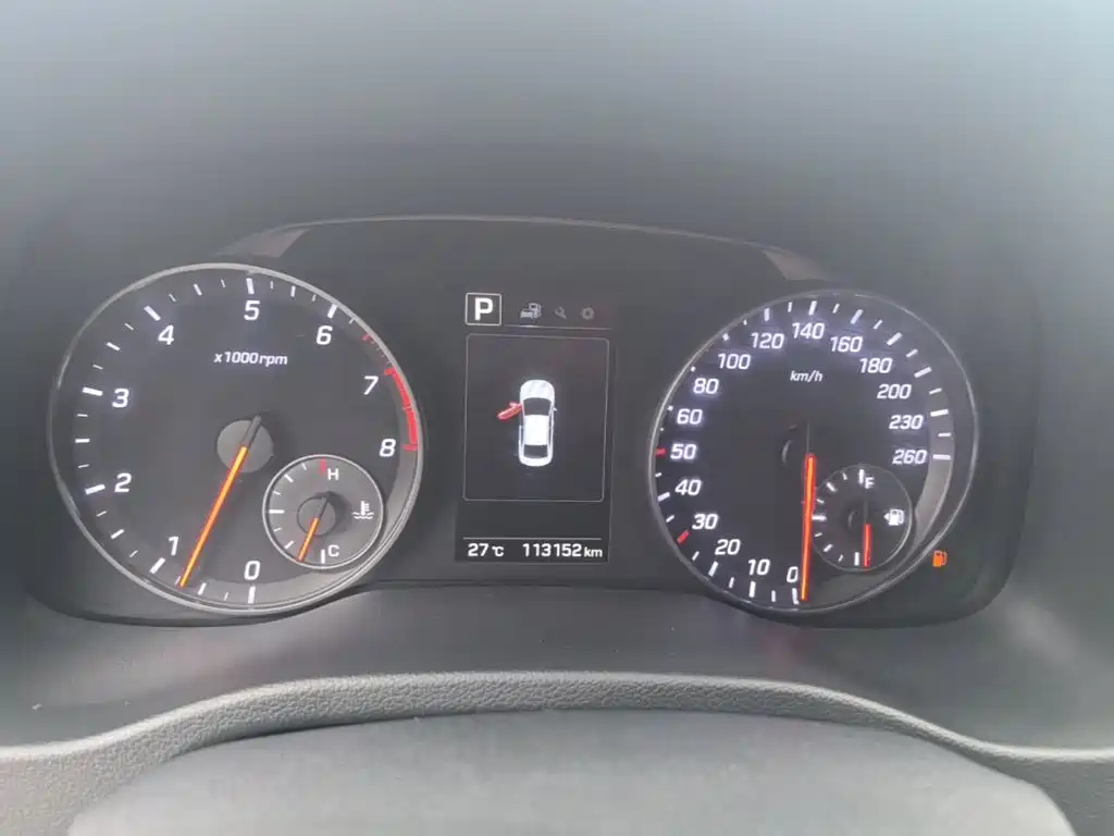 Hyundai Elantra — миниатюра 12
