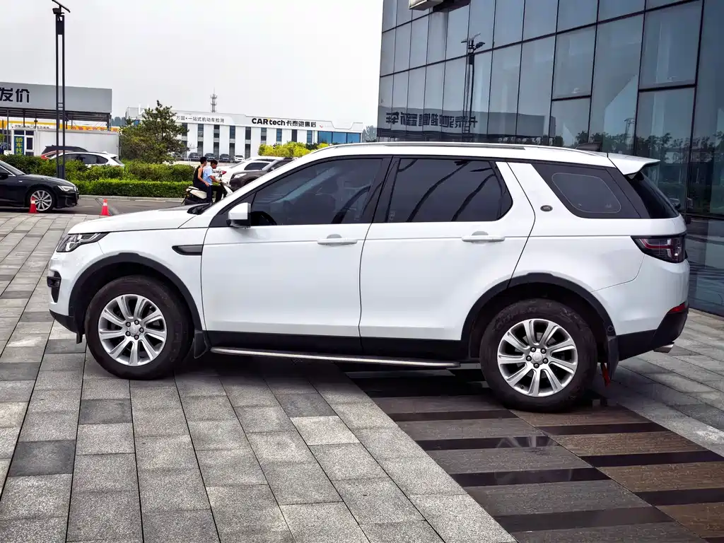 Land Rover Discovery Sport — миниатюра 7