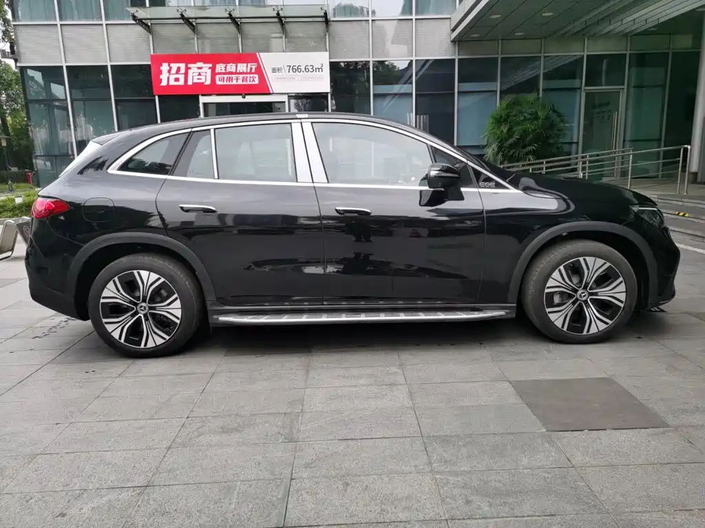 Mercedes-Benz EQE SUV — миниатюра 4