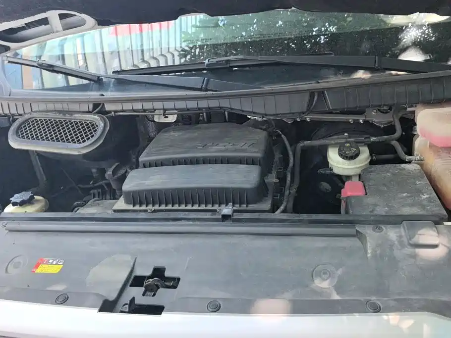 MAXUS V90 — миниатюра 9