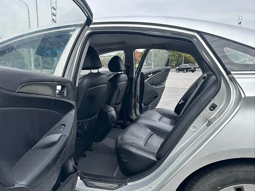 Hyundai Sonata — миниатюра 11