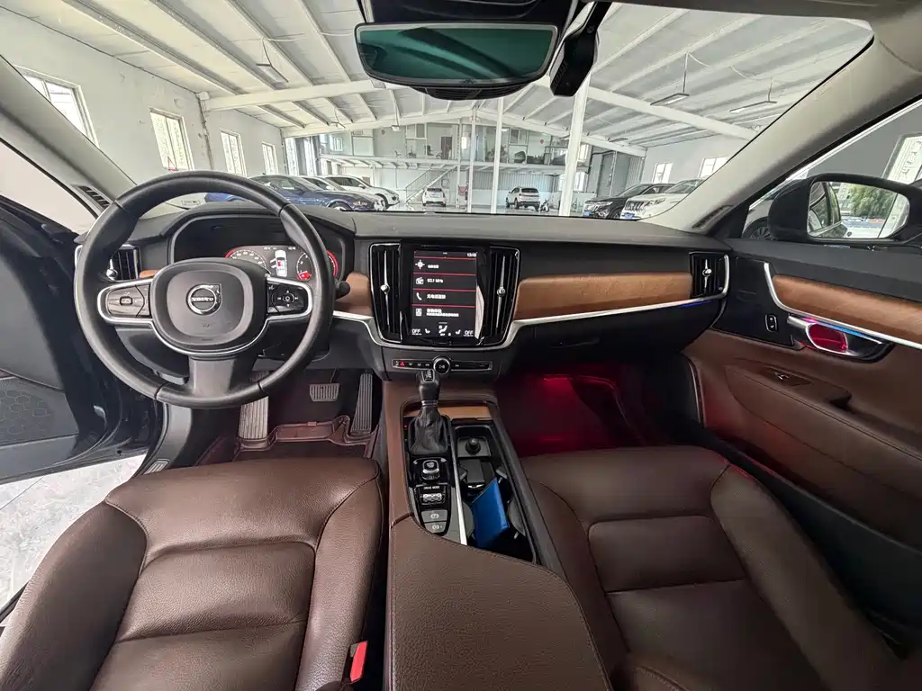 Volvo S90 — миниатюра 8