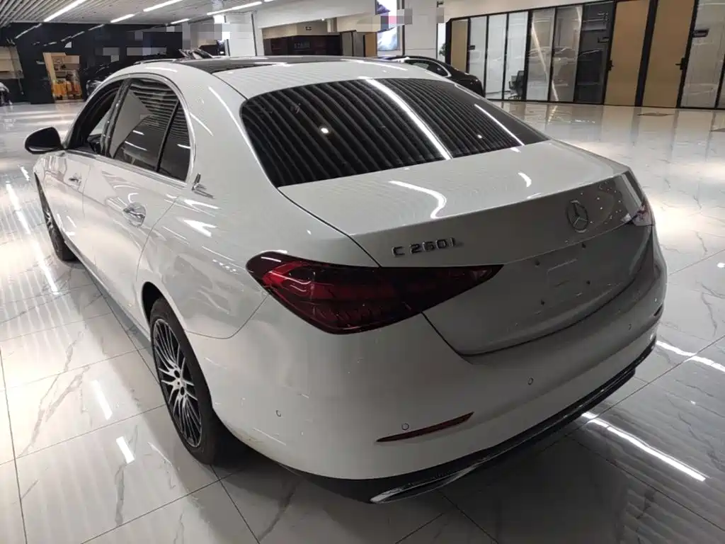 Mercedes-Benz C-Class — миниатюра 5