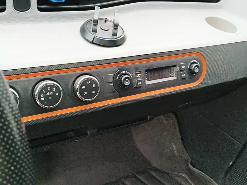 Wuling MINIEV — миниатюра 13
