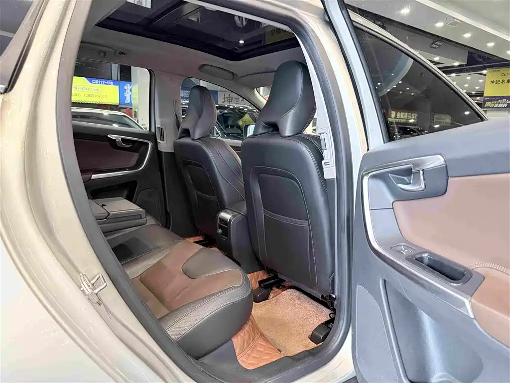 Volvo XC60 — миниатюра 7