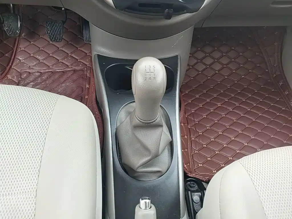 Nissan Sunny — миниатюра 14