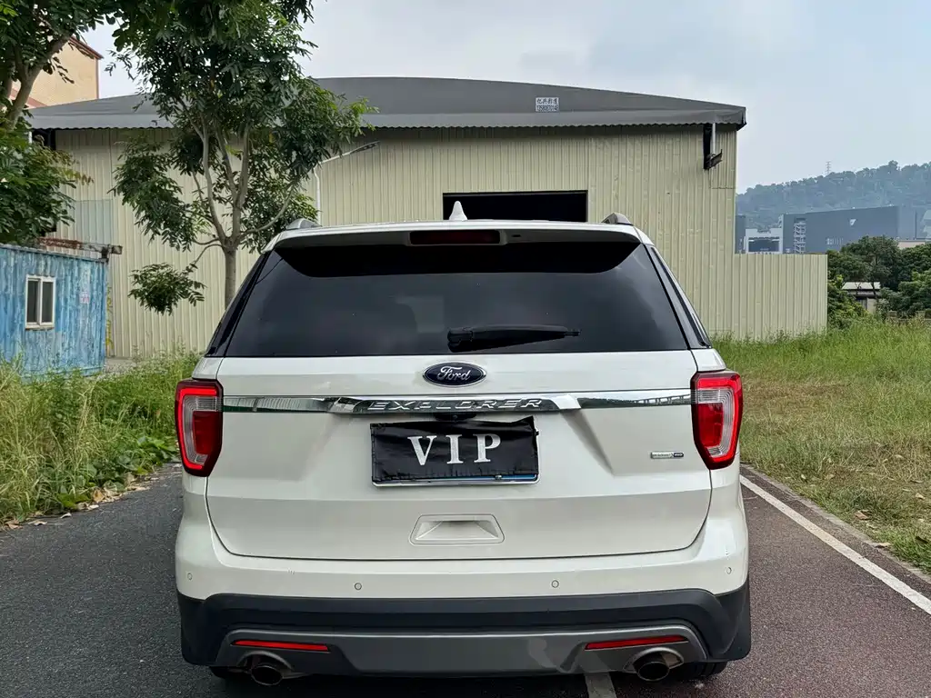 Ford Explorer (Import) — миниатюра 7