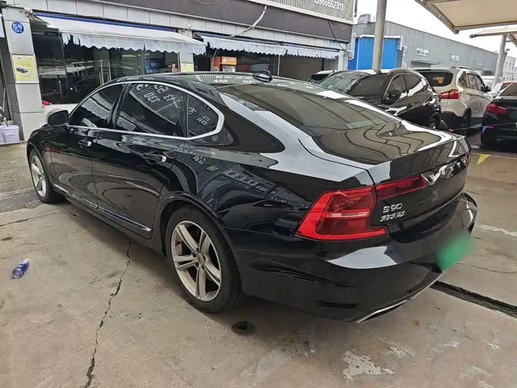 Volvo S90 — миниатюра 5