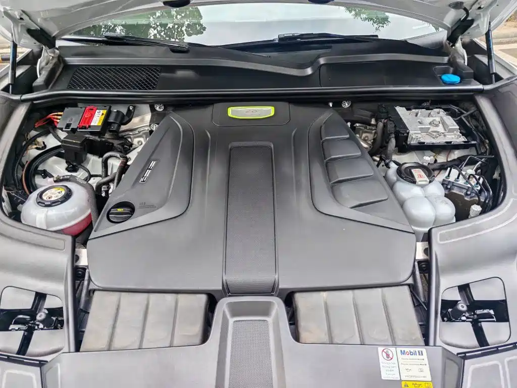 Porsche Cayenne Hybrid — миниатюра 9