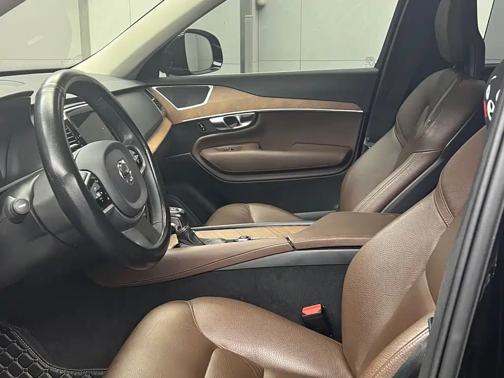 Volvo XC90 — миниатюра 4