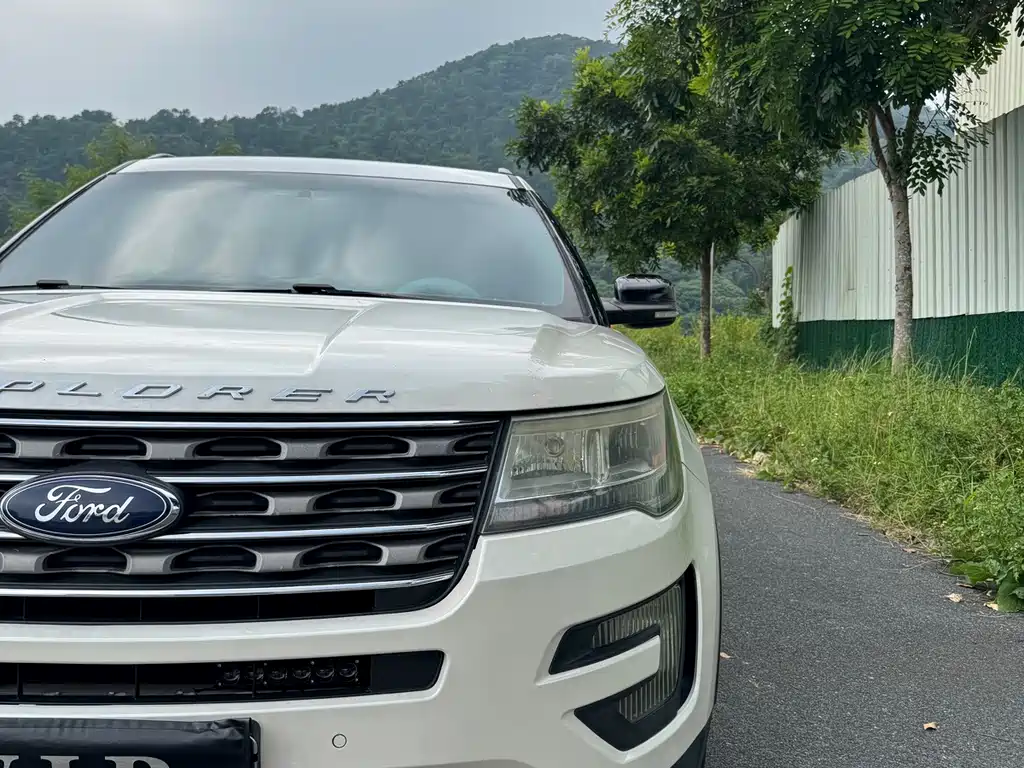 Ford Explorer (Import) — миниатюра 5