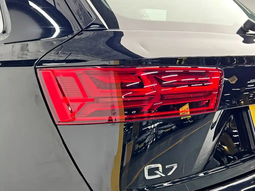Audi Q7 — миниатюра 10