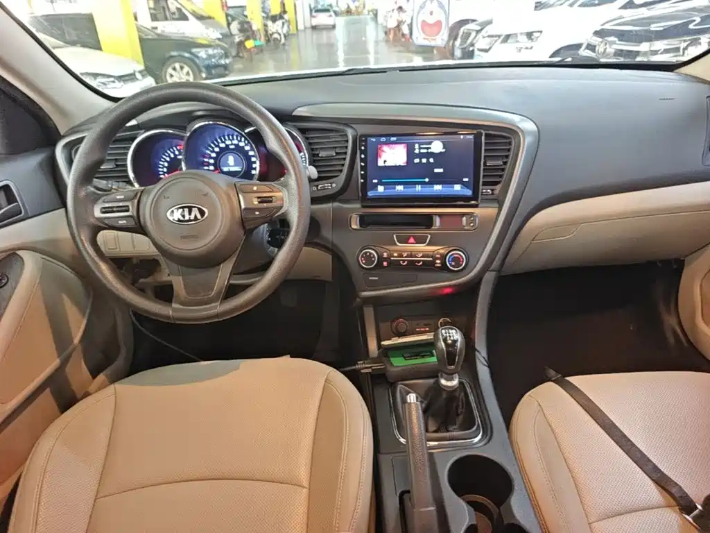 Kia K5 — миниатюра 10