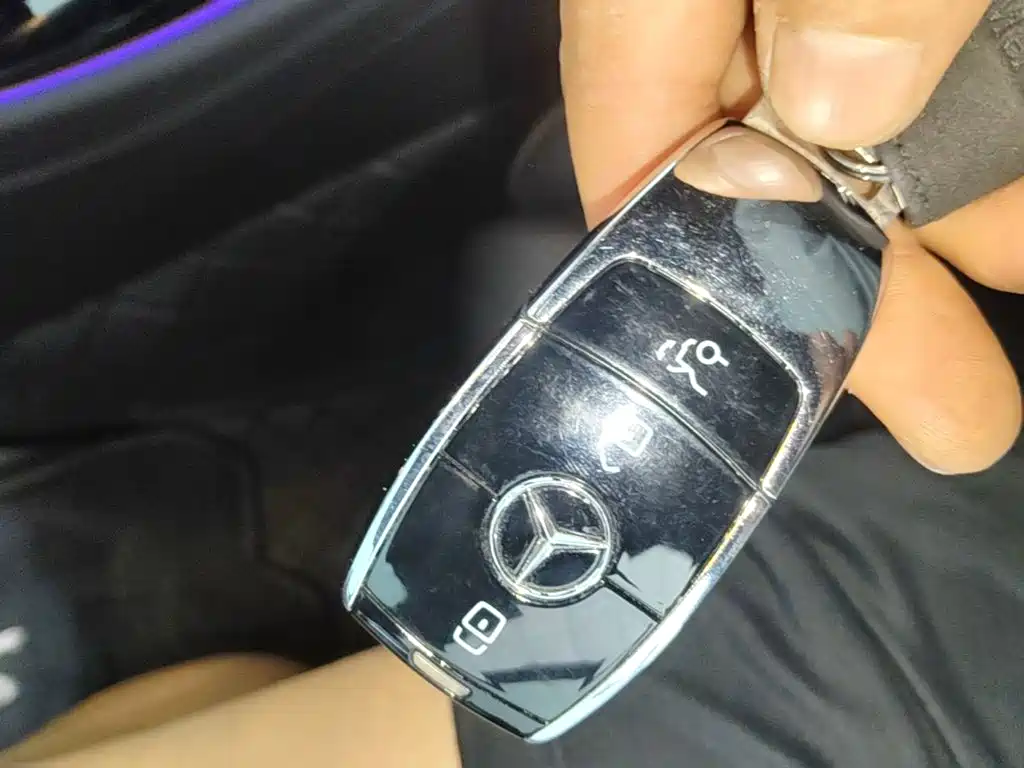 Mercedes-Benz EQC — миниатюра 9