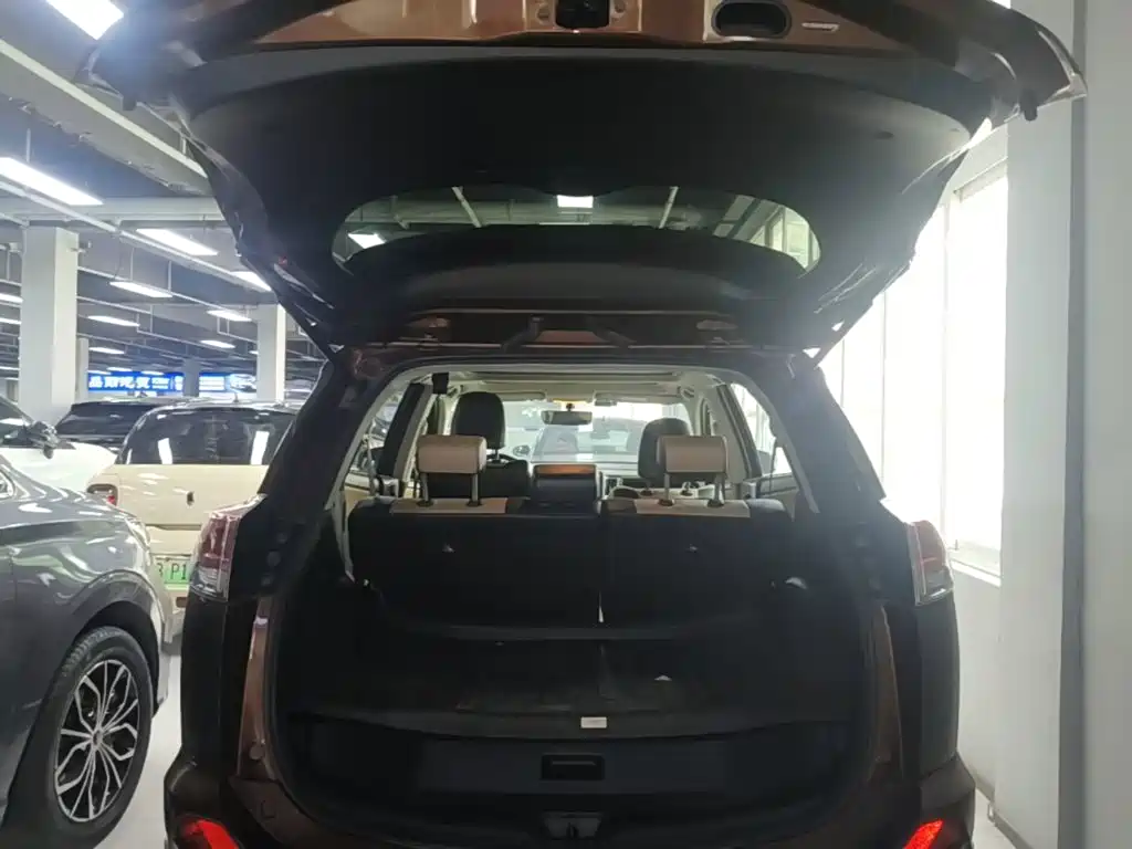 Toyota RAV4 — миниатюра 19