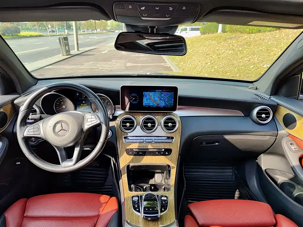 Mercedes-Benz GLC 2019 GLC 260 4MATIC SUV