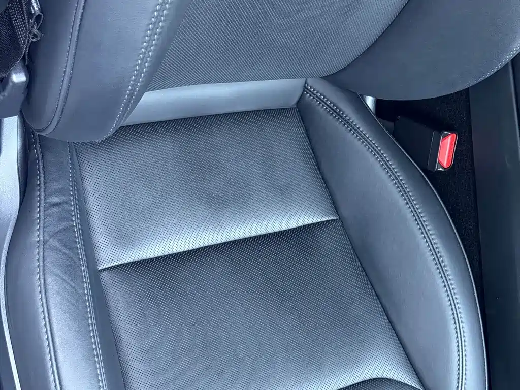 Tesla Model 3 — миниатюра 5