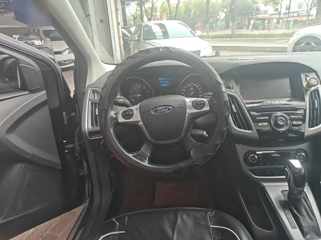 Ford Focus — миниатюра 11
