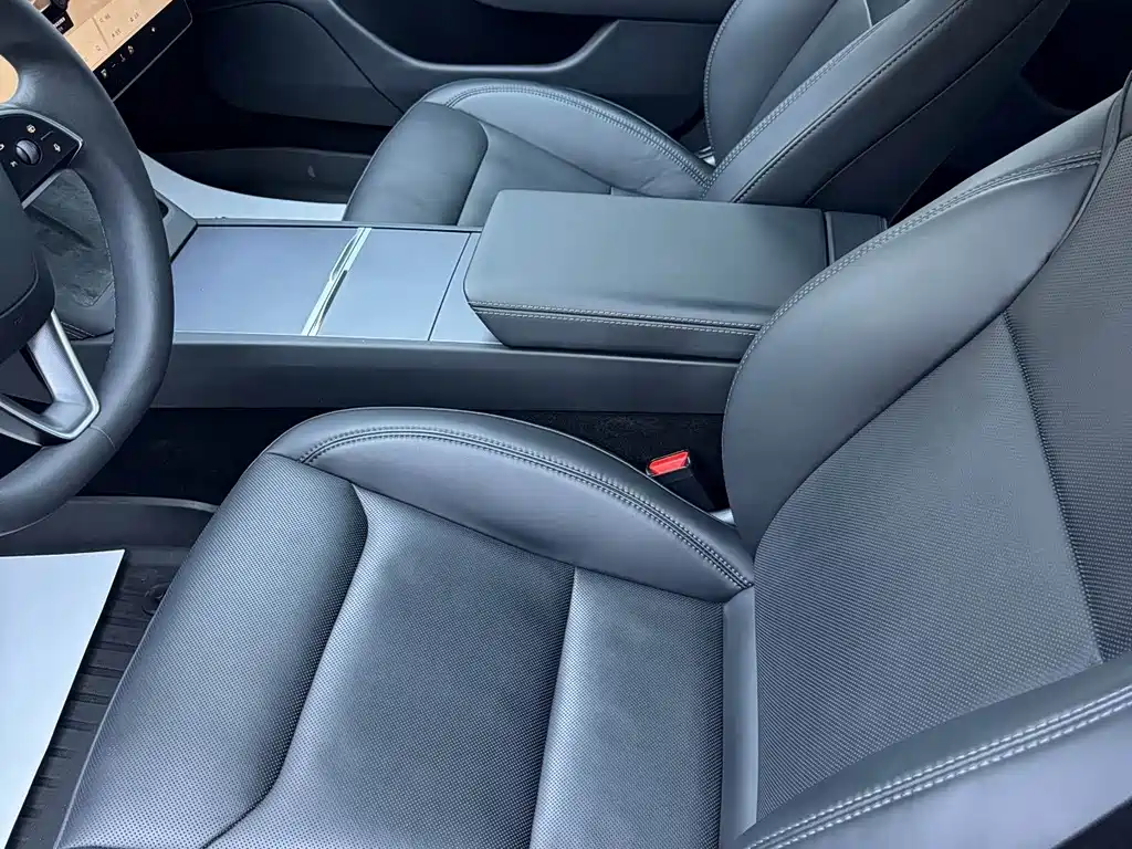 Tesla Model 3 — миниатюра 16