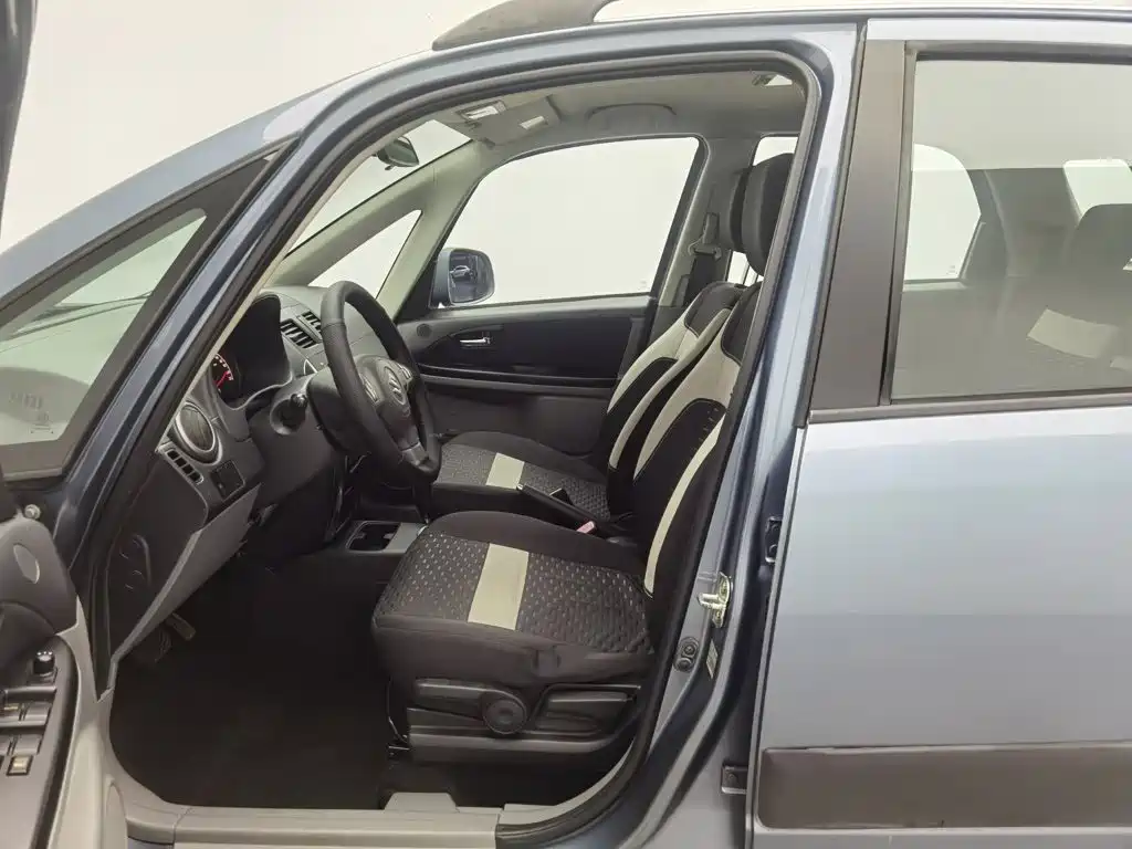 Suzuki SX4 — миниатюра 10