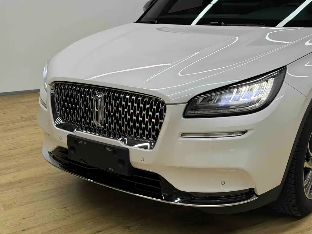 Lincoln Corsair — миниатюра 4