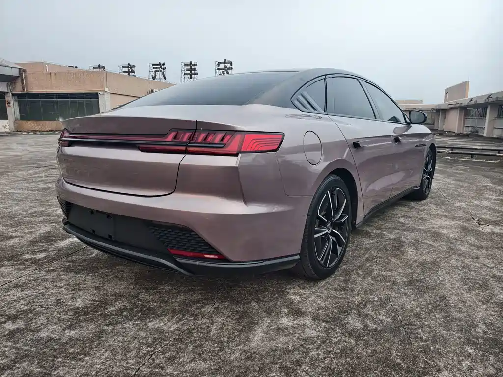 BYD Han — миниатюра 13