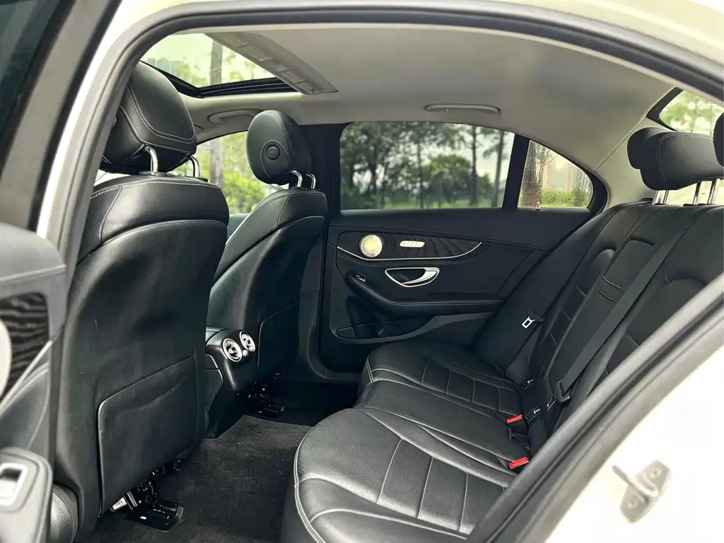 Mercedes-Benz C-Class — миниатюра 10
