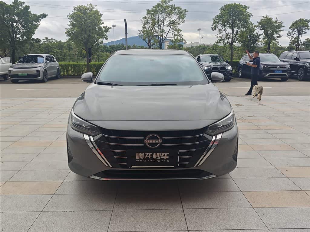 Nissan Sylphy 1.6 л 2025 г. Серебристо-серый, пробег 8000 км