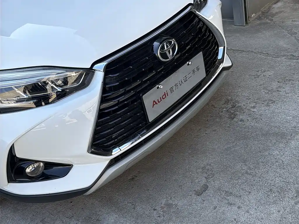 Toyota Yaris L — миниатюра 10