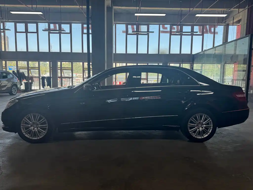 Mercedes-Benz E-Class — миниатюра 4