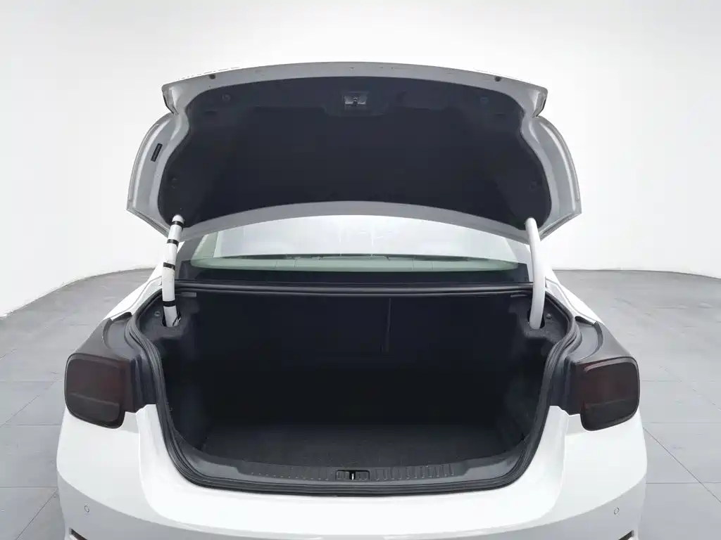 Chevrolet Malibu — миниатюра 16