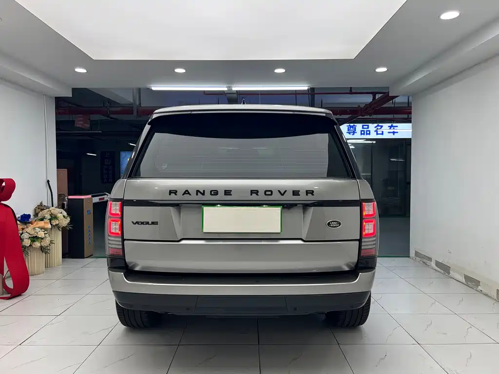 Land Rover Range Rover — миниатюра 6