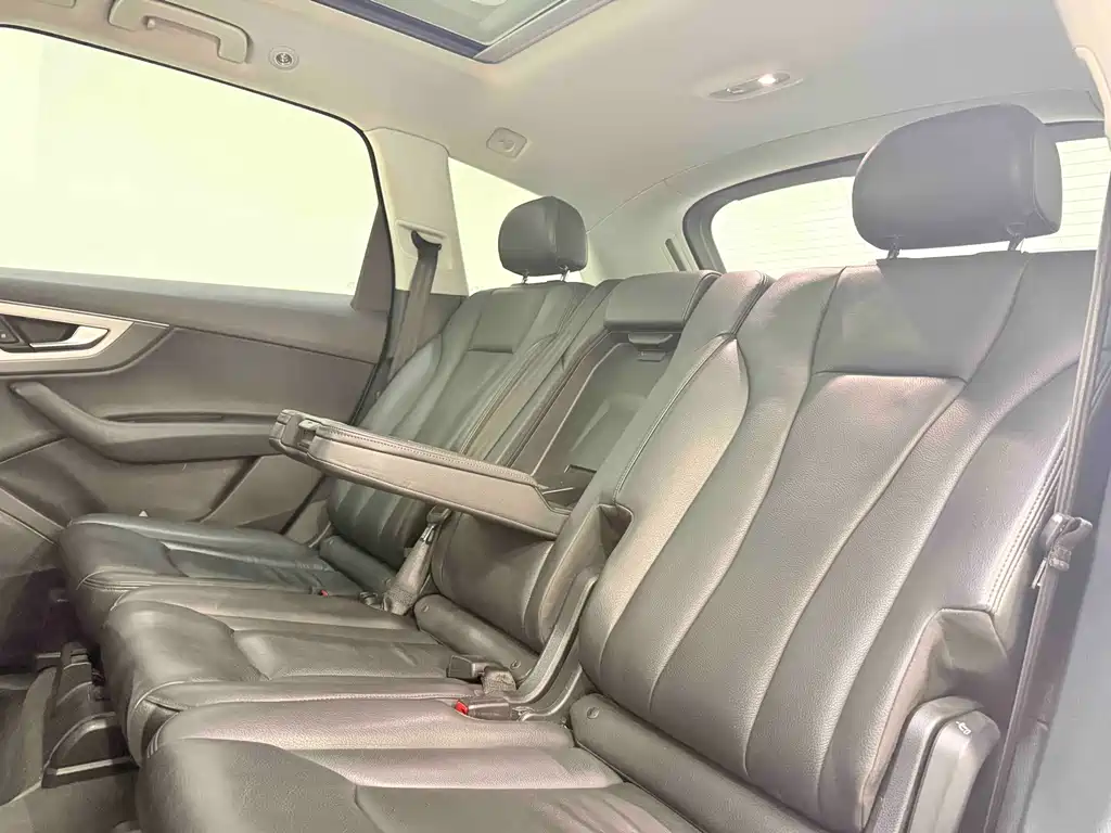 Audi Q7 — миниатюра 9