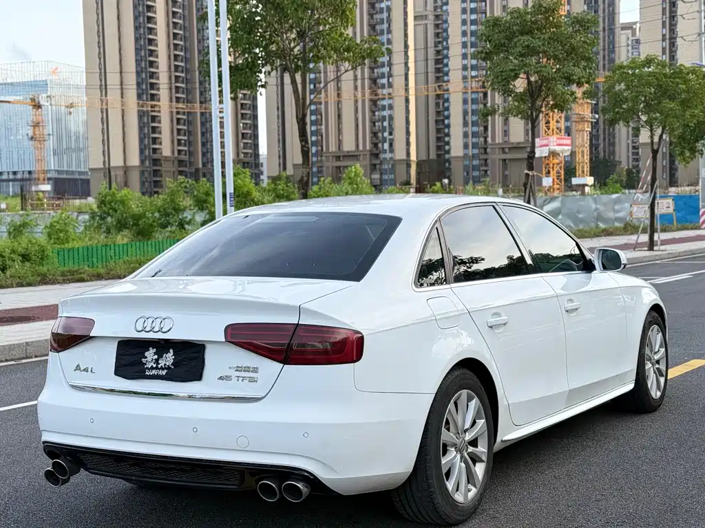 Audi A4L 2015 35 TFSI AT