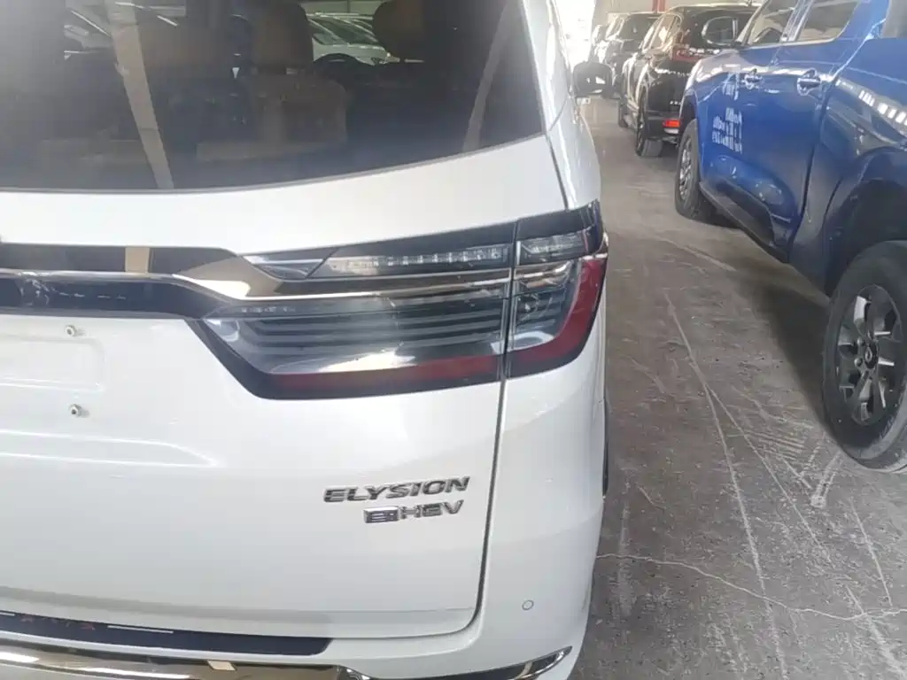 Honda Elysion — миниатюра 8