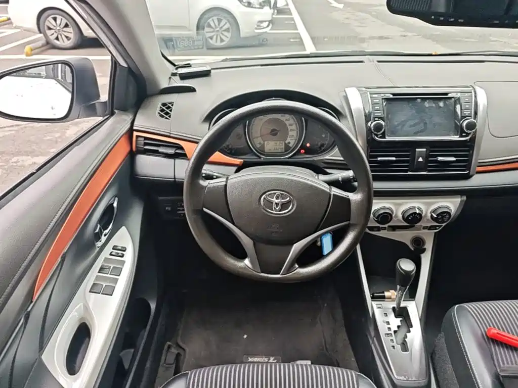 Toyota Yaris L — миниатюра 15