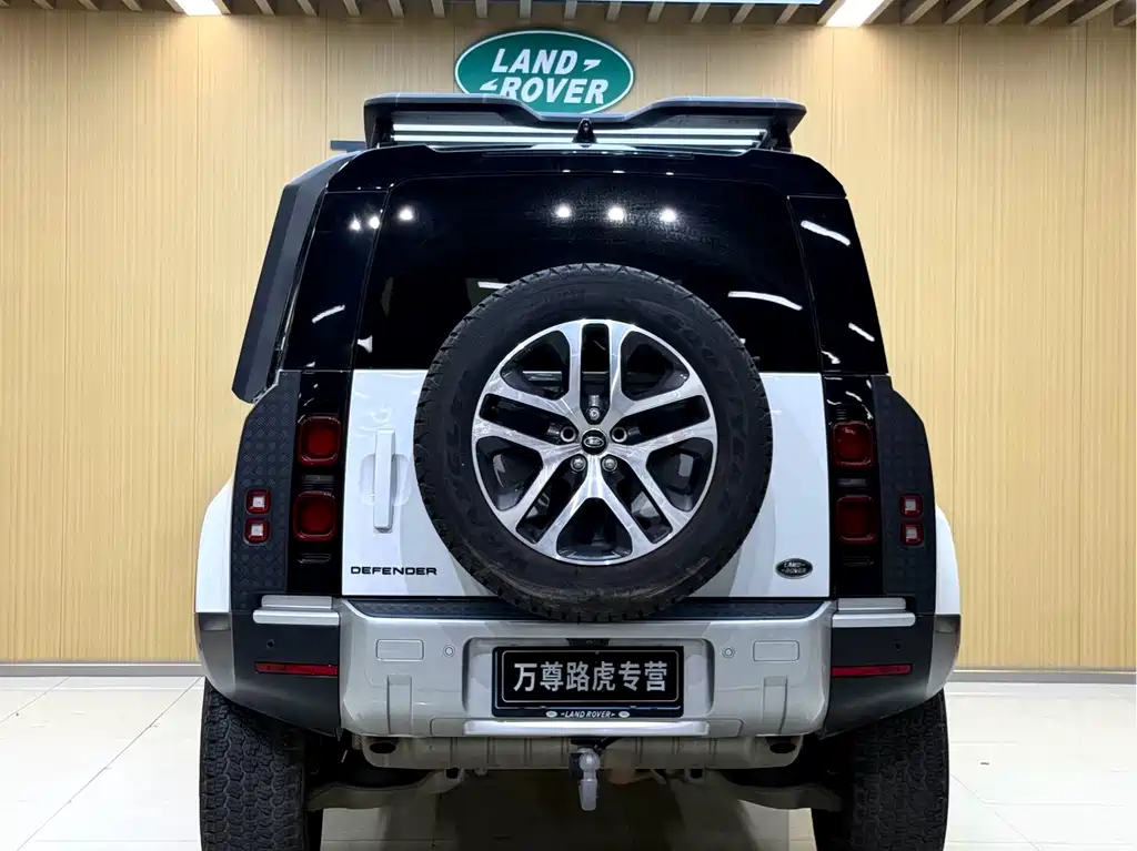 Land Rover Defender — миниатюра 7