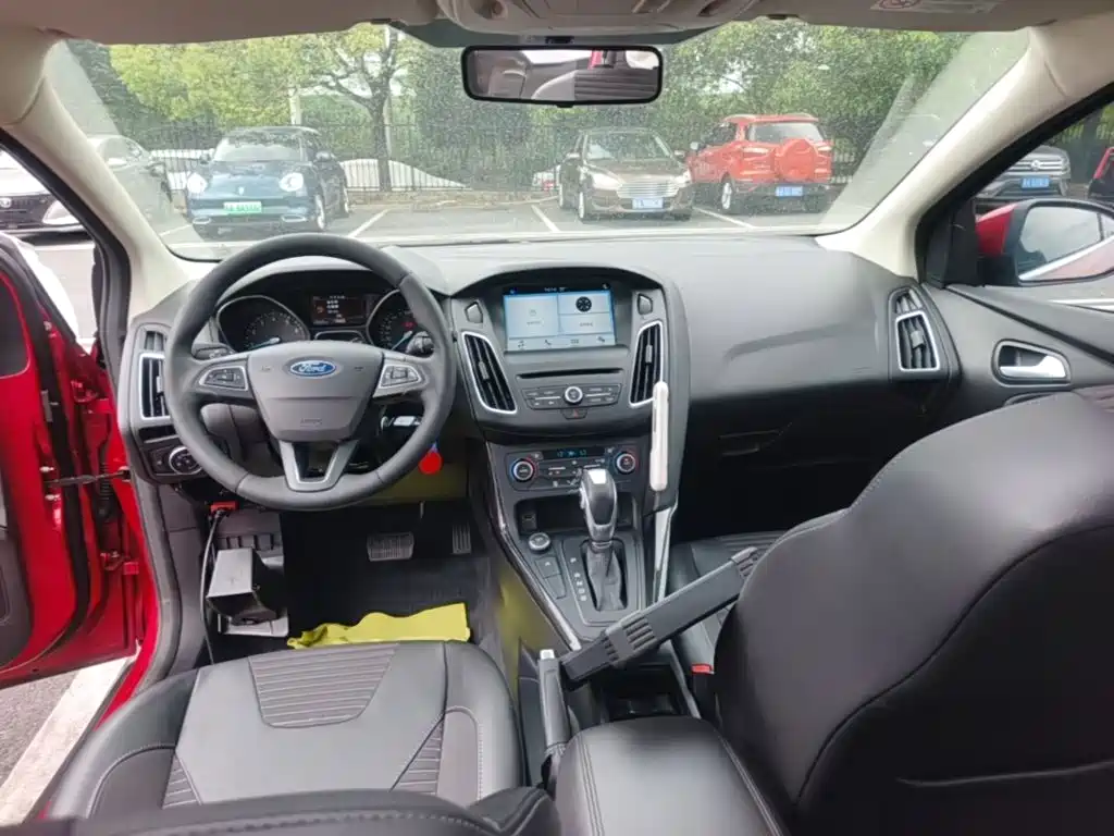 Ford Focus — миниатюра 10