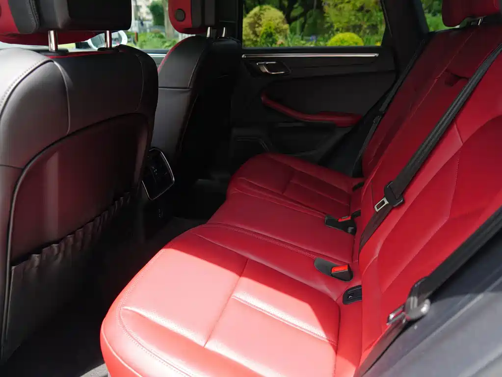 Porsche Macan — миниатюра 8