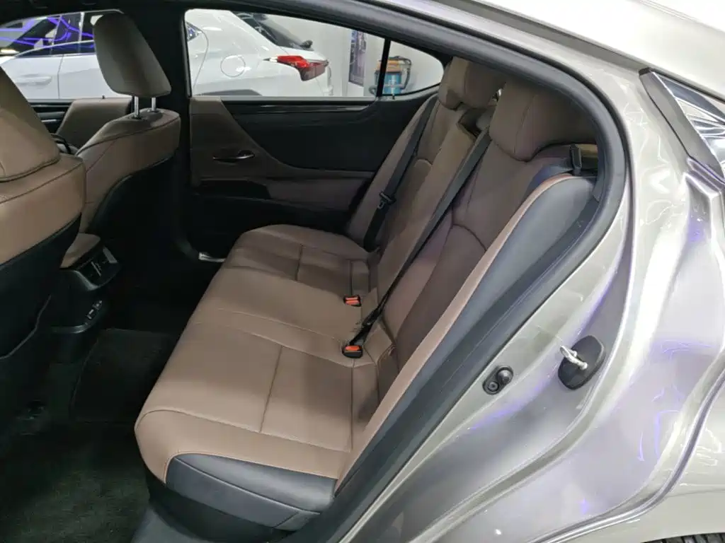 Lexus ES — миниатюра 17