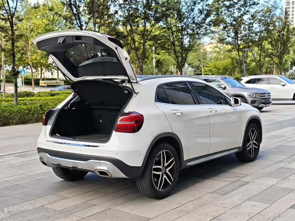Mercedes-Benz GLA — миниатюра 13