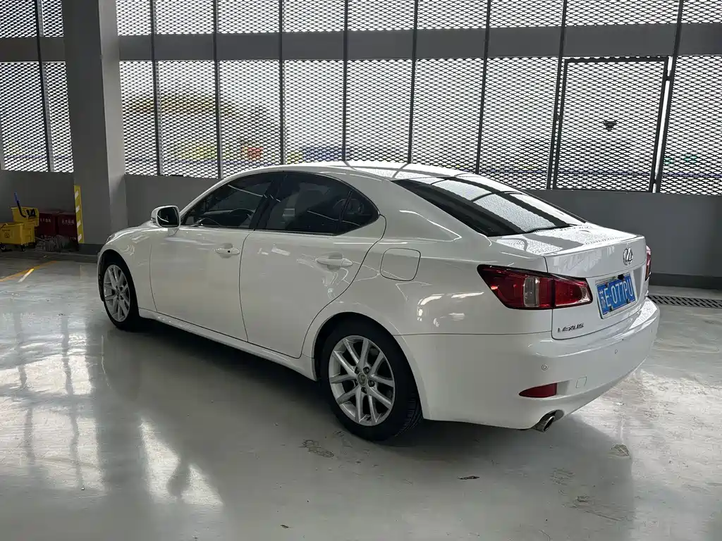 Lexus IS — миниатюра 9