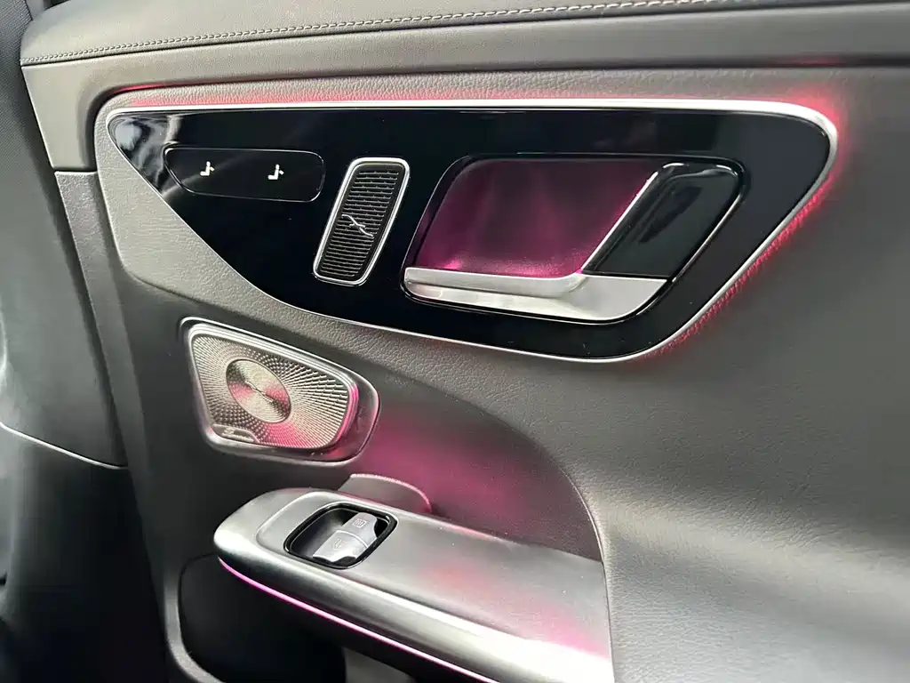 Mercedes-Benz C-Class — миниатюра 21