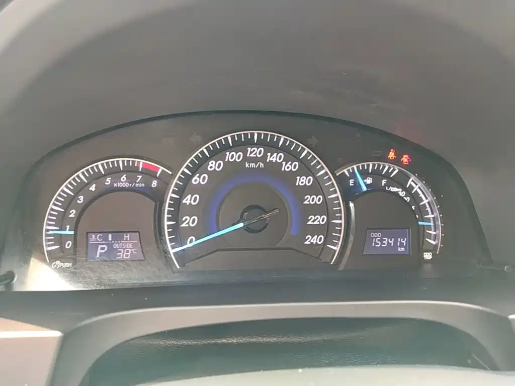 Toyota Camry — миниатюра 12