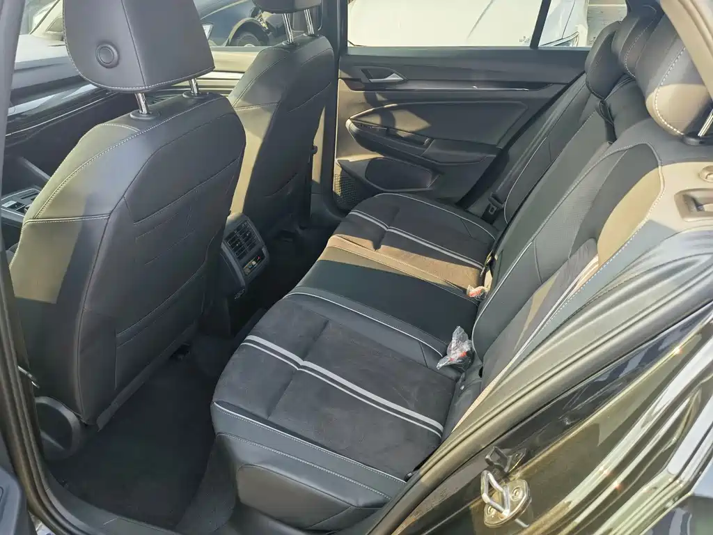 Volkswagen Golf — миниатюра 17