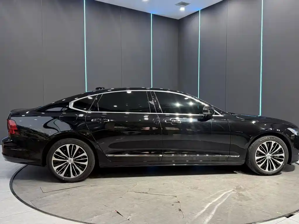Volvo S90 PHEV — миниатюра 5