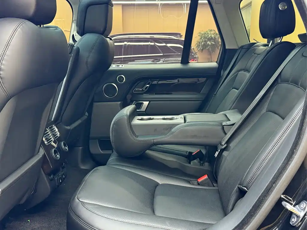 Land Rover Range Rover — миниатюра 8
