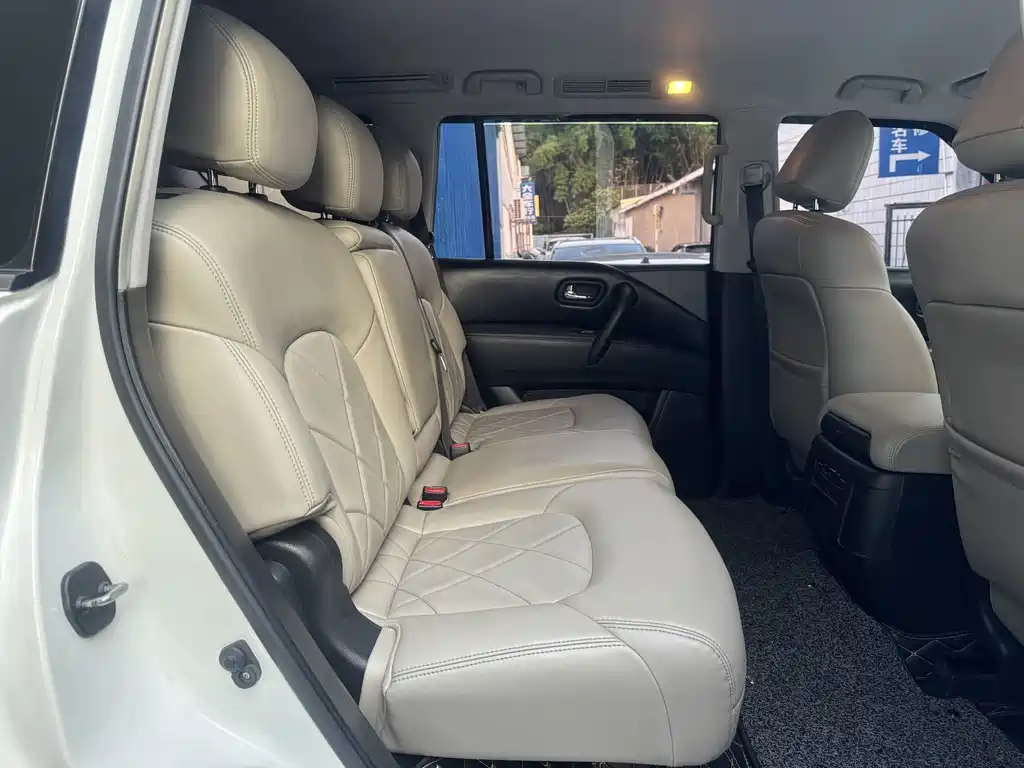 Nissan Patrol — миниатюра 7