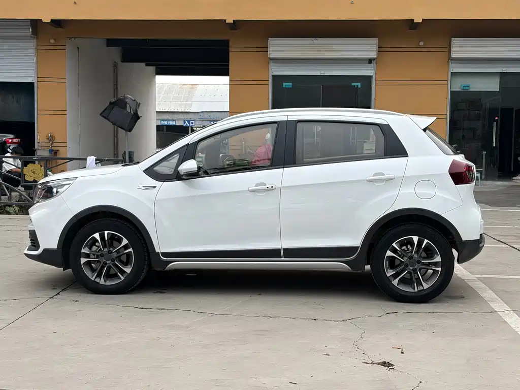 Geely Vision X3 — миниатюра 12